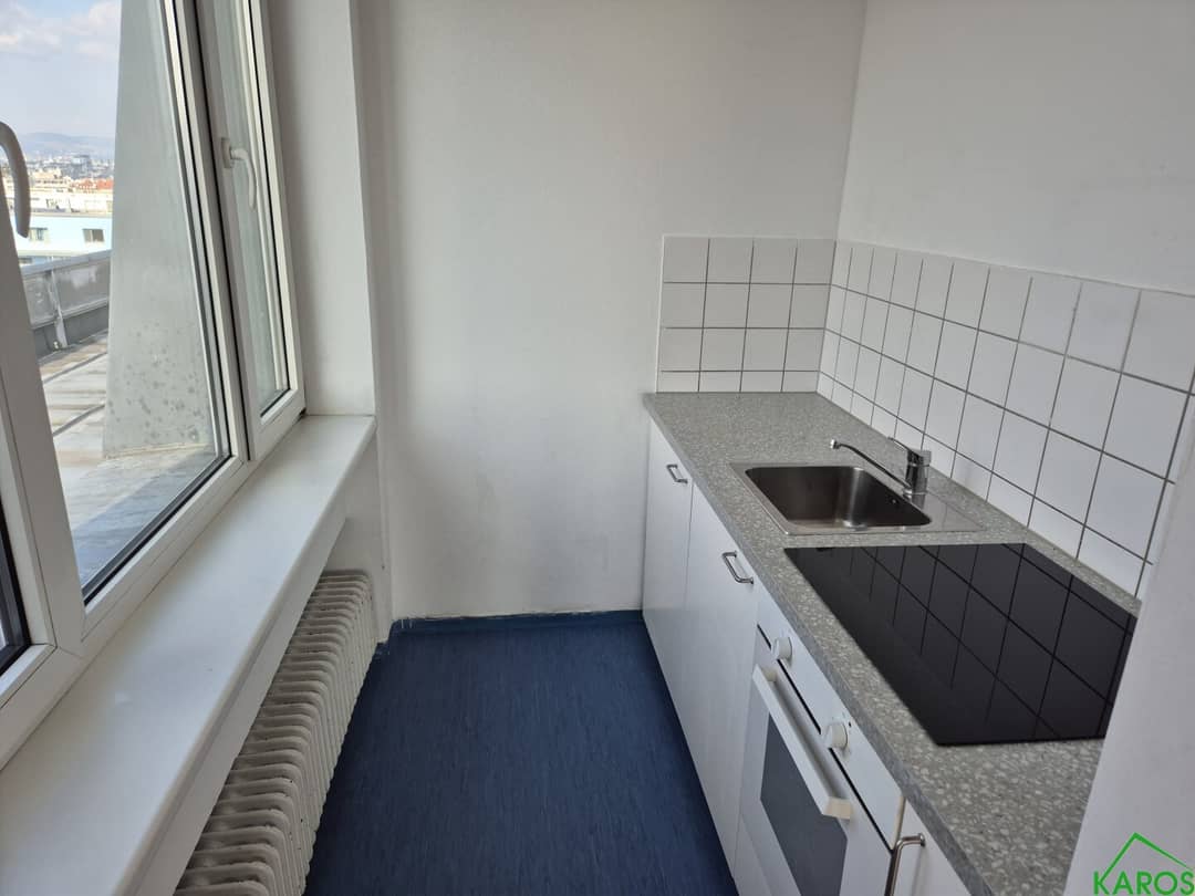 Apartment with distant view and open kitchen