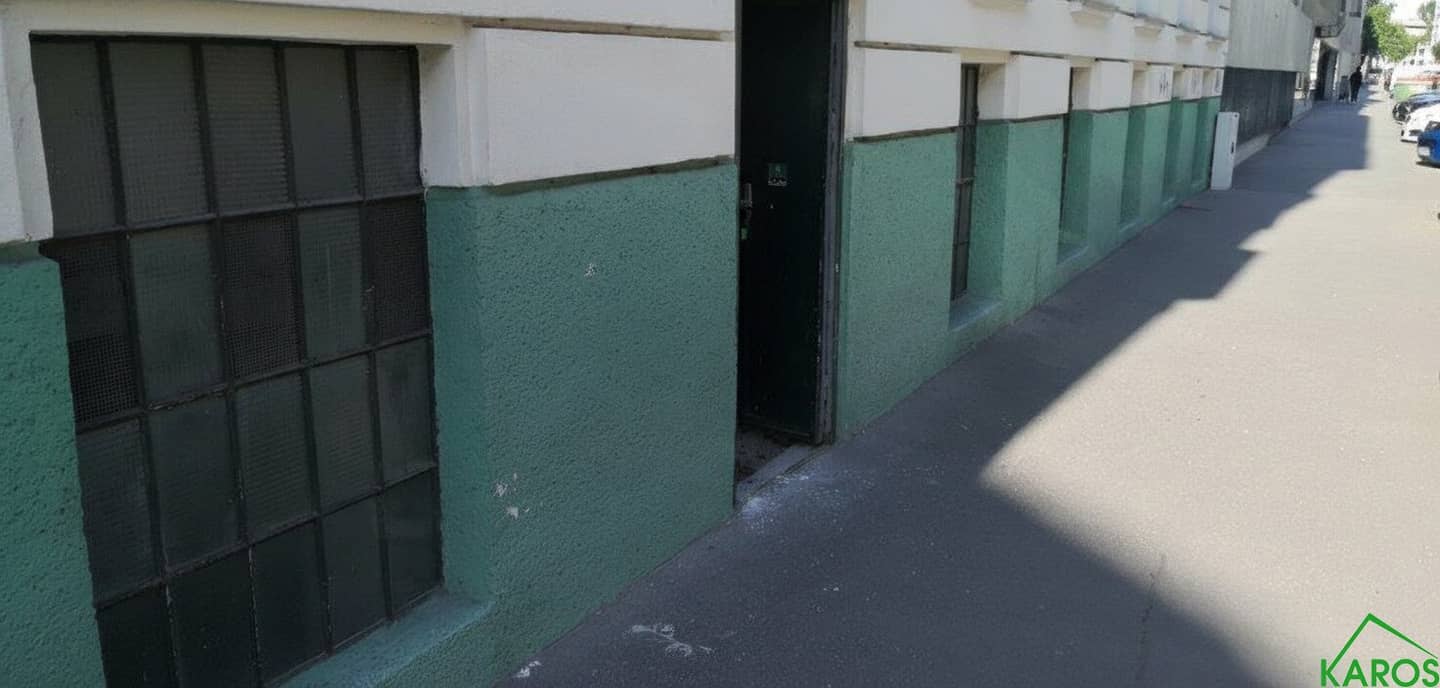 Ideal for your hobby or business: Your workshop/warehouse space in 1140 Wien, 77.04 m² for €592.55