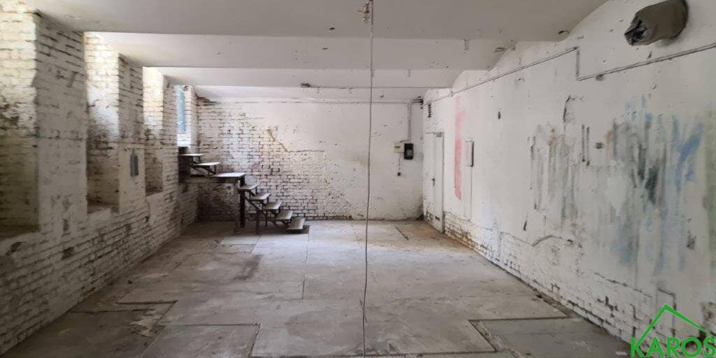 Ideal for your hobby or business: Your workshop/warehouse space in 1140 Wien, 77.04 m² for €592.55