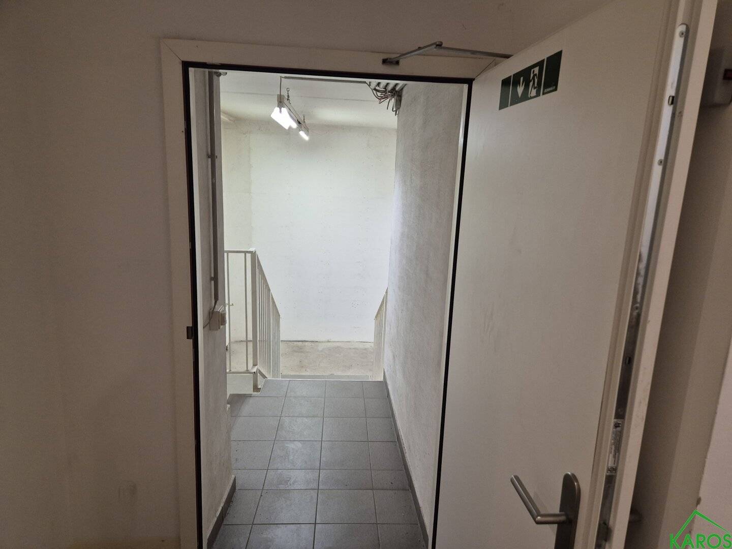 Attractive workshop in 1120 Vienna, 291 m² for your business with inventory