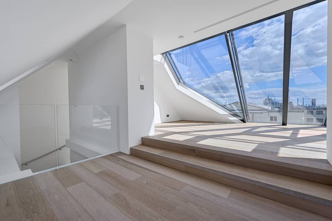 Penthouse mit drei Terrassen und hellen Räumen