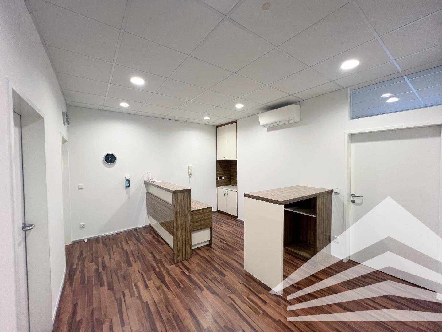 Ärzte und Therapeuten aufgepasst! Kompakte 80 m² Praxis ab sofort zu mieten!