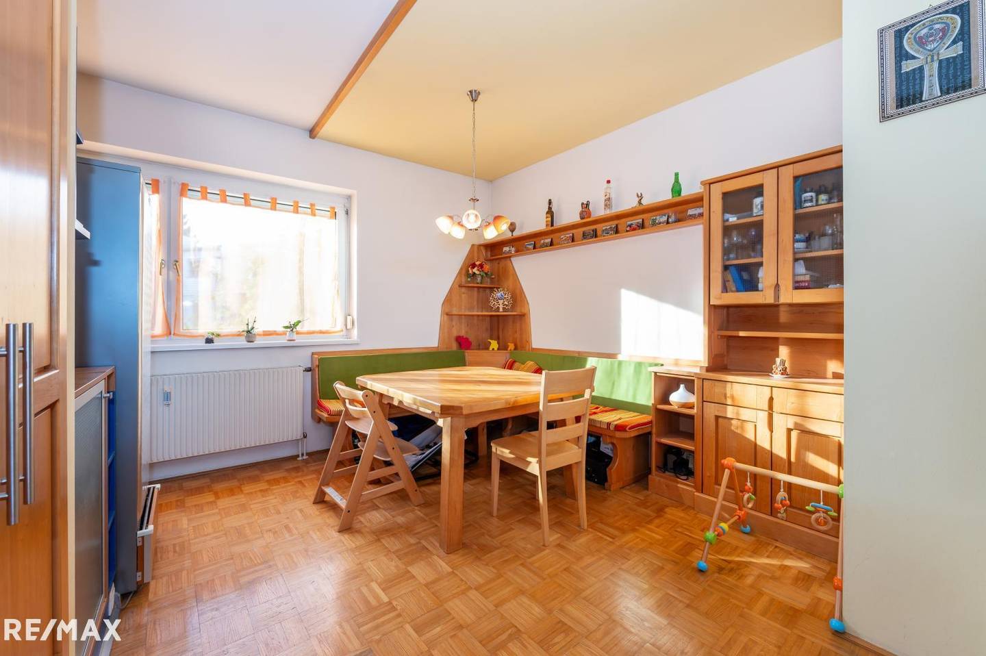 Maisonette apartment balcony and garage parking