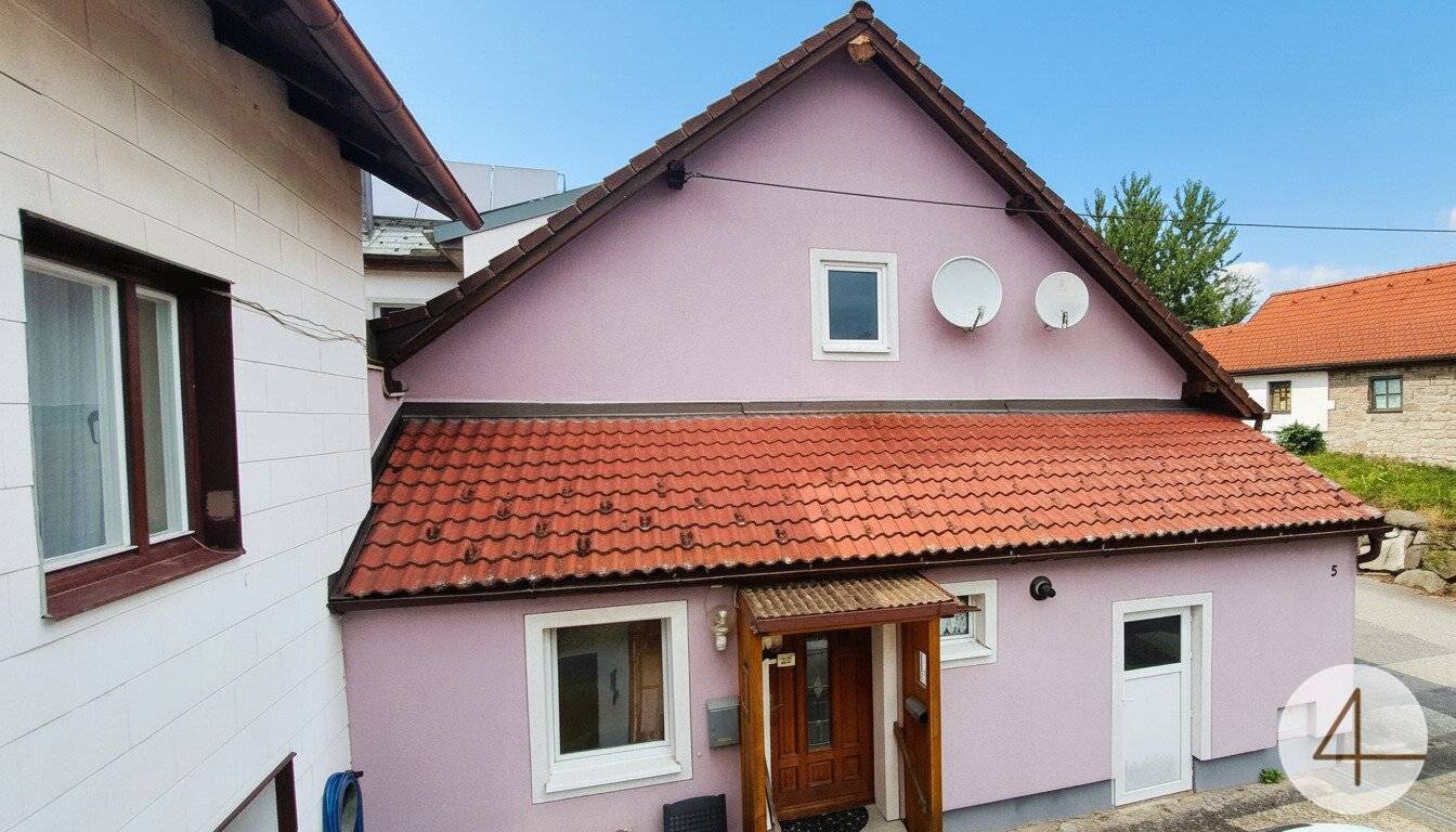 Doppelhäuser mit Garten und Garage