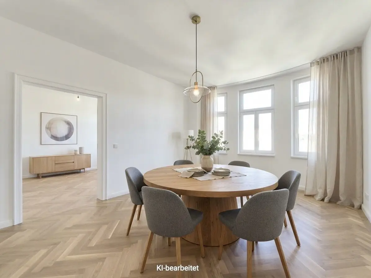 Sanierter Altbau mit 5-Zimmer - inkl. hofseitiger Loggia