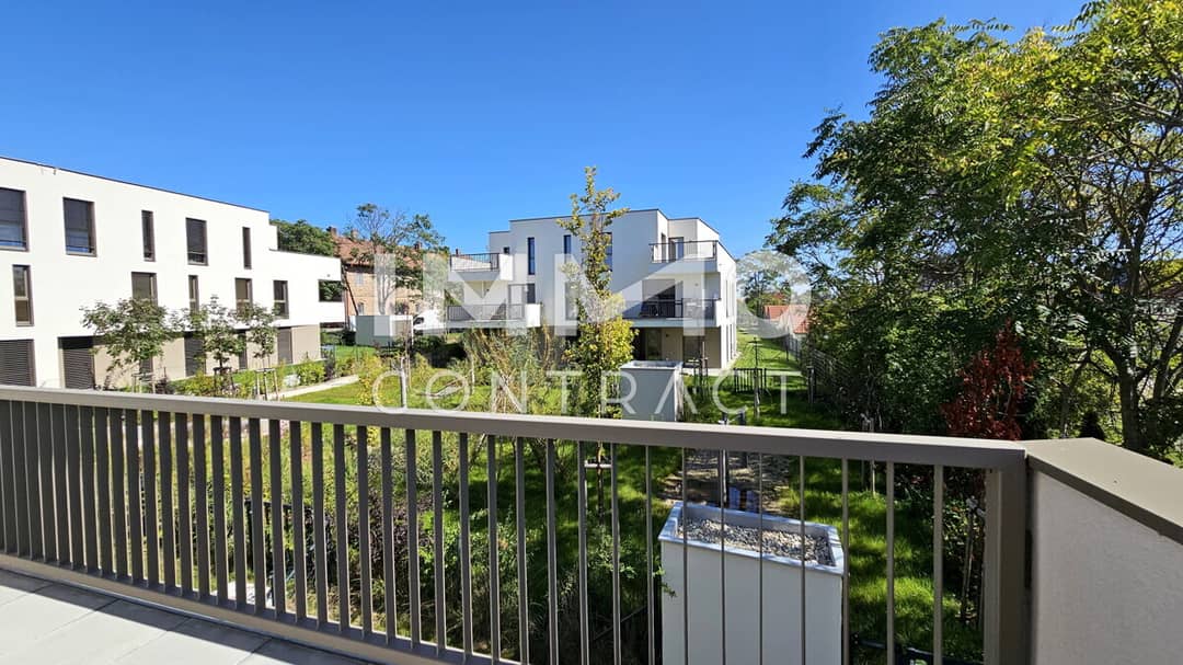 Commission free newly built Wohnung with balcony
