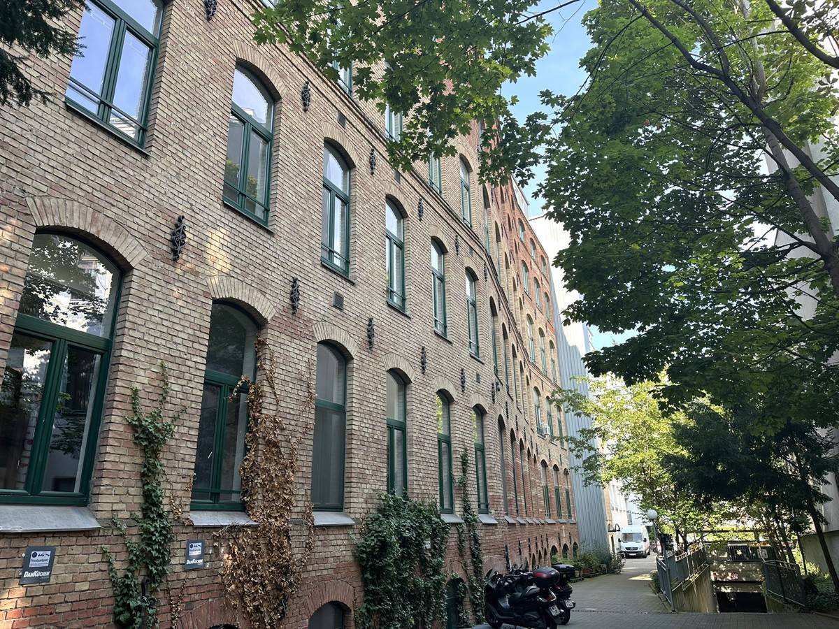 Apartment near Margaretenplatz with two kitchens
