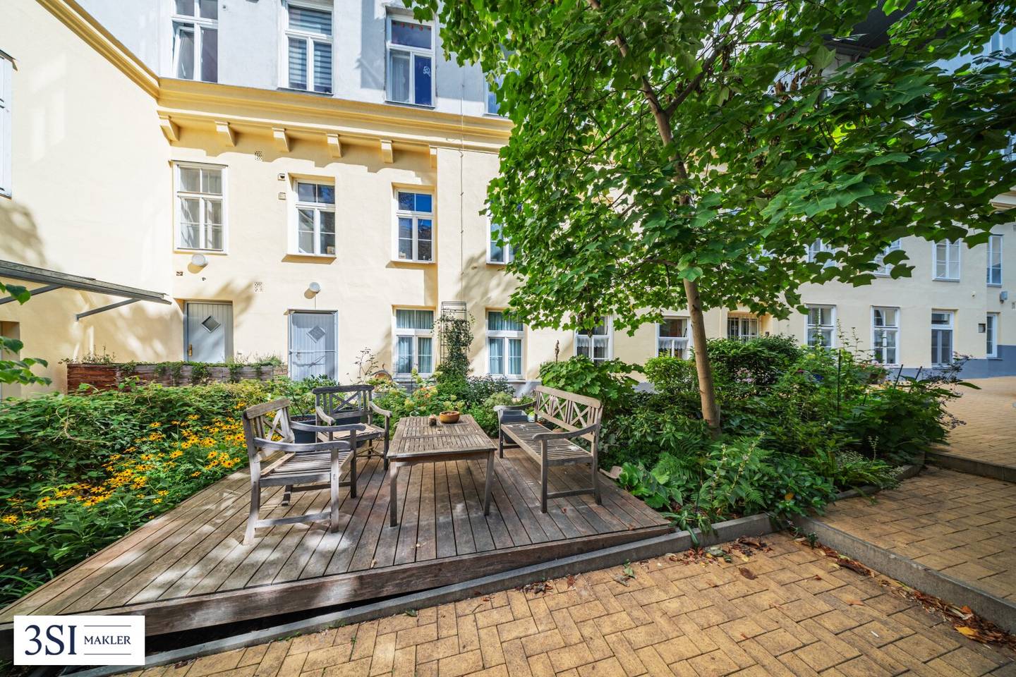 Theresianumgasse 10