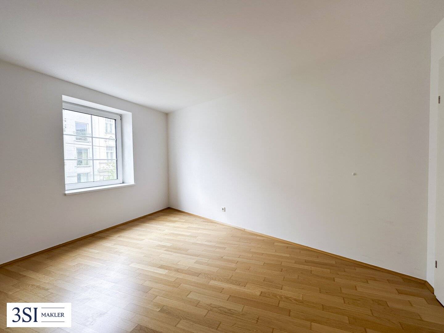 Modern apartment with south-facing terrace near Schönbrunn Palace