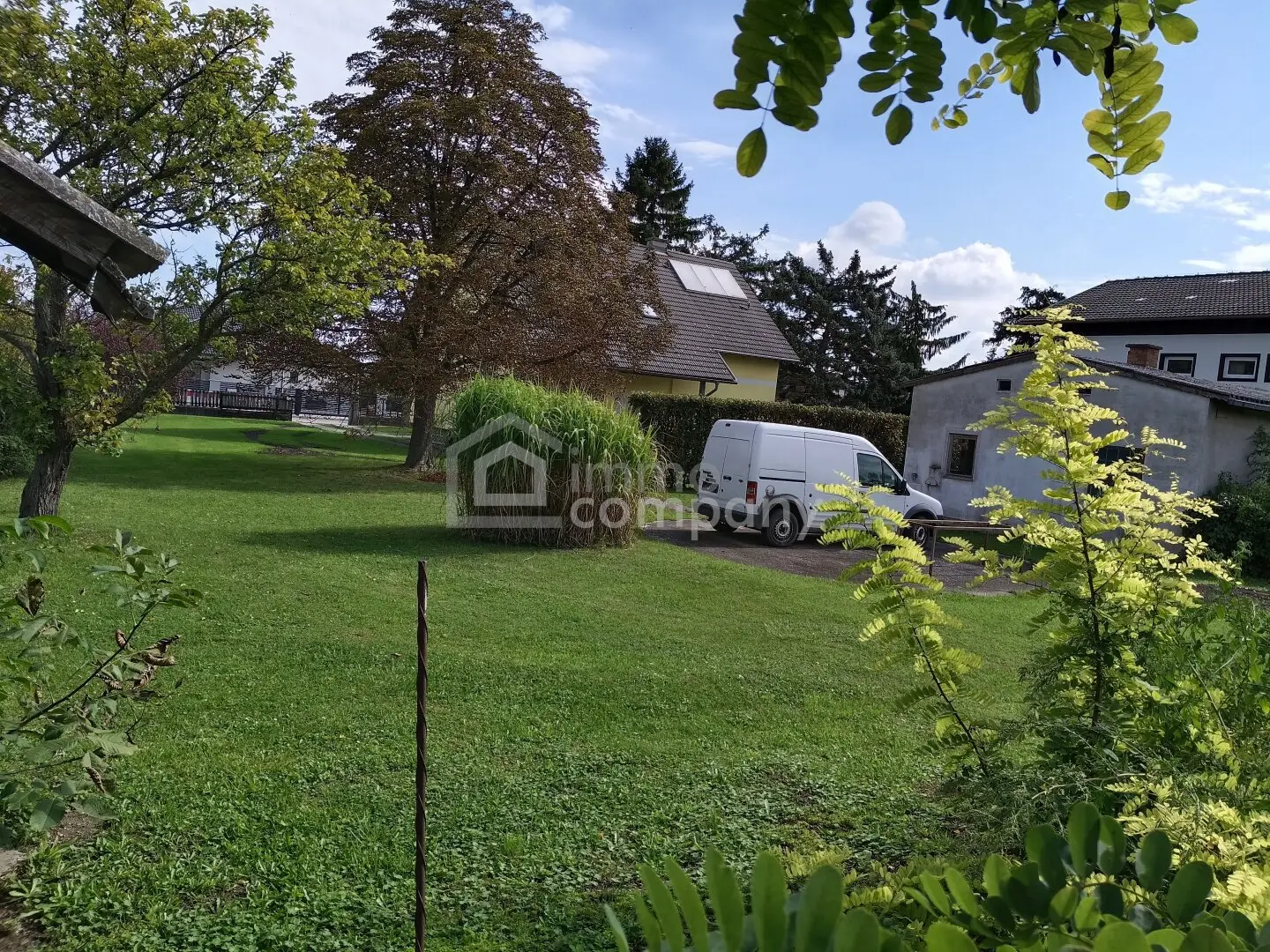 Modernized single-family house for completion: Your dream home with a huge garden in a beautiful location