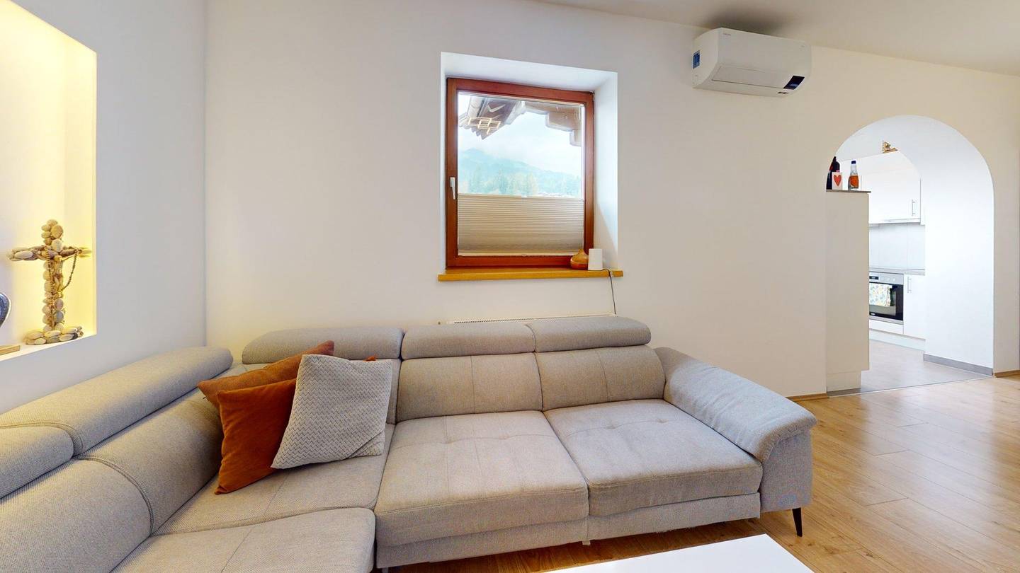 Wohnung zentrale Lage mit Balkon und Einbauküche