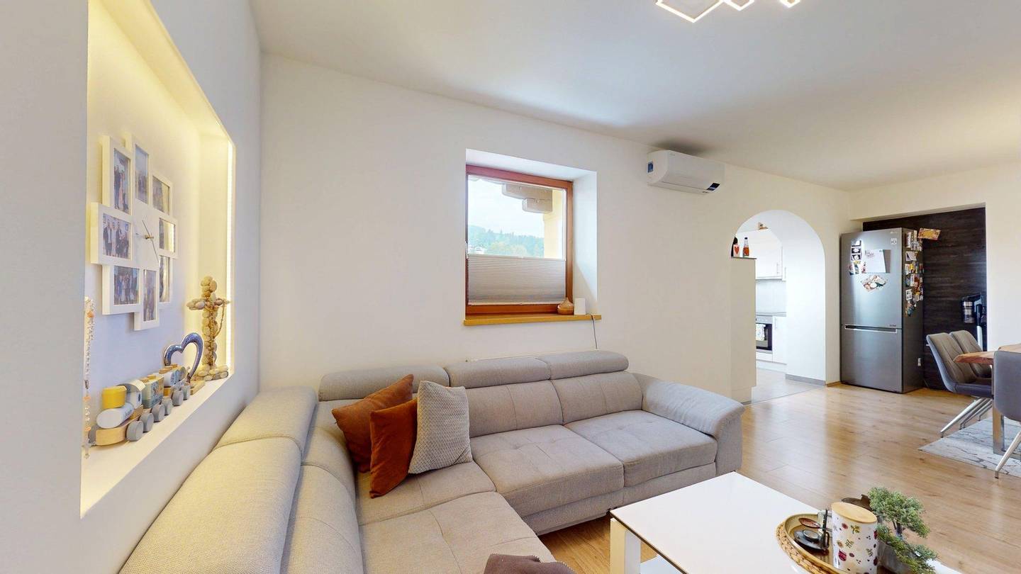 Wohnung zentrale Lage mit Balkon und Einbauküche