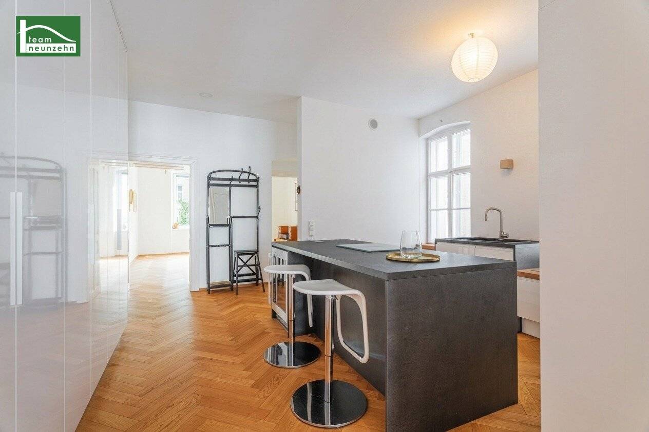 Stilvolle kernsanierte 4-Zimmer-Altbauwohnung nahe Servitenviertel