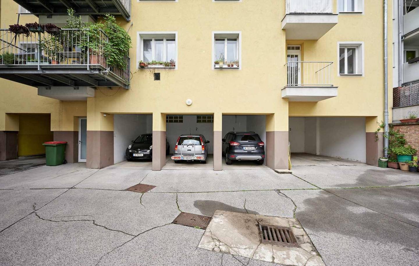 Stellplatzpaket in 1080 Wien Bennogasse – Innenhofparkplätze, Kauf