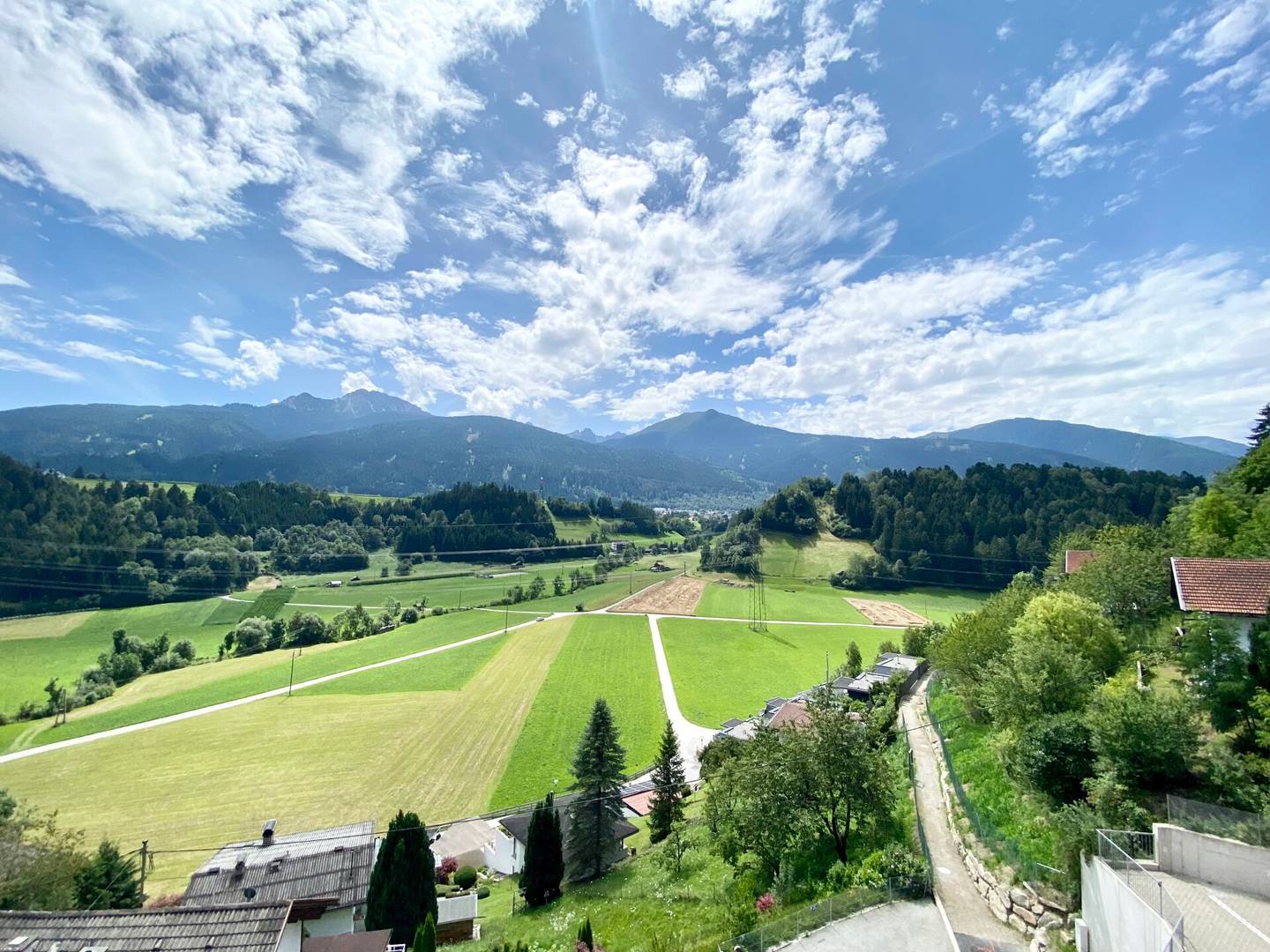 Baugrundstück in Omes, 834 m², voll erschlossen, Bauland, ruhige Lage