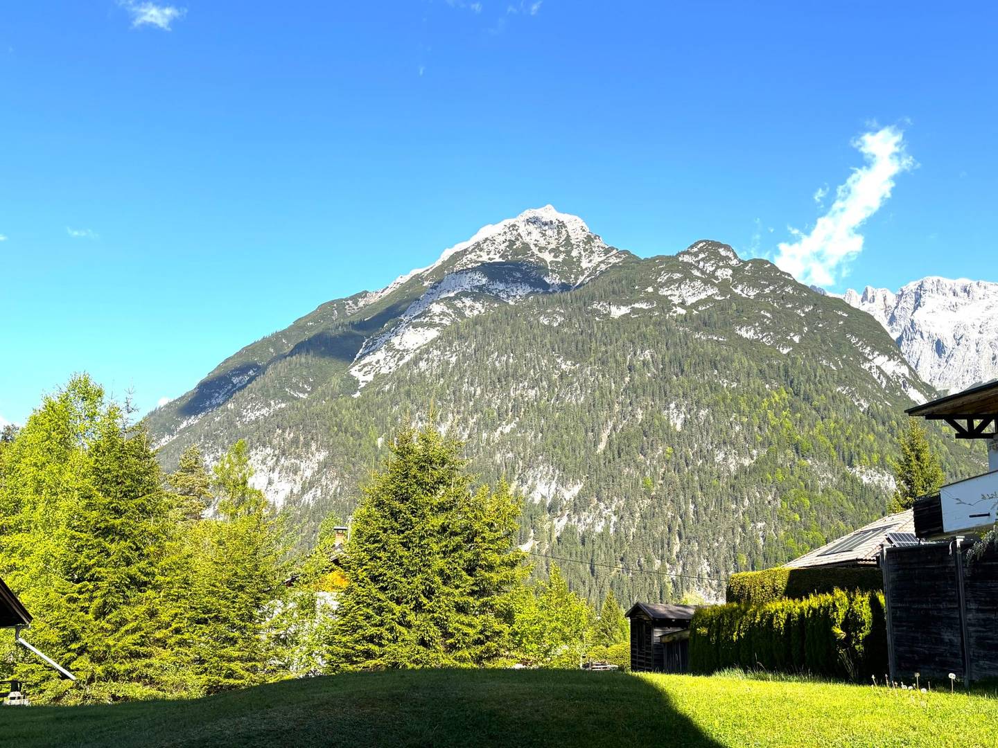 Sonnige Wohnung mit Terrasse und Bergblick
