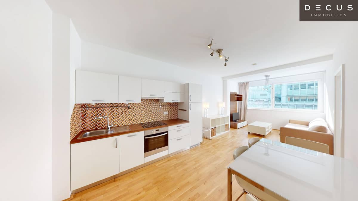 MÖBLIERTE STADTWOHNUNG IN TOPLAGE AM KARLSPLATZ