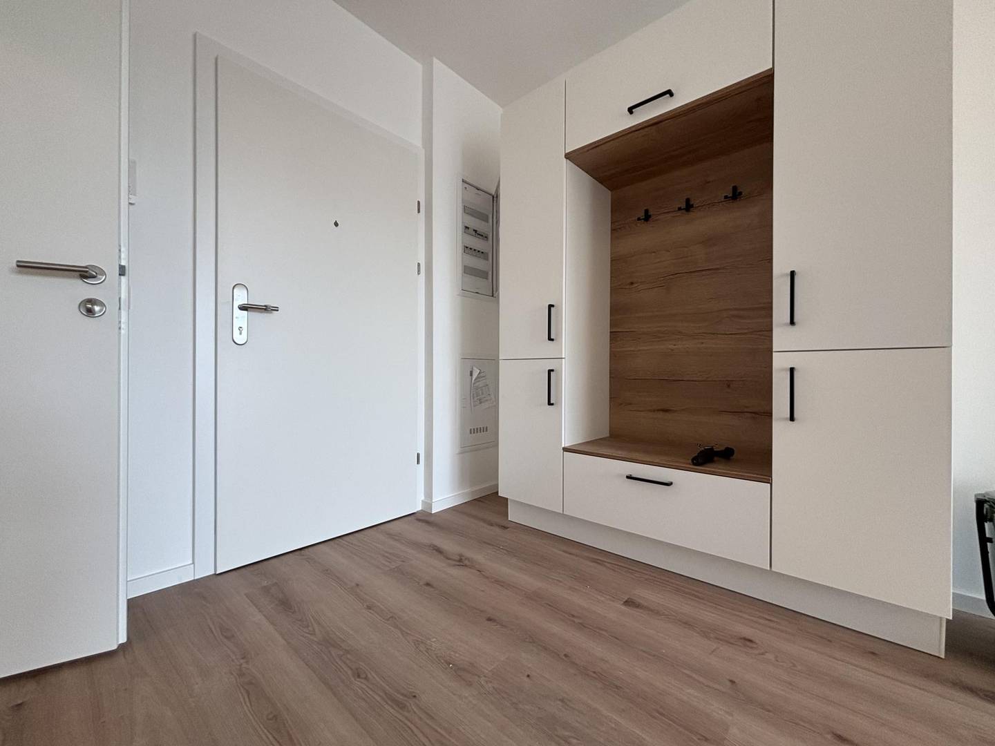 Barrier free apartment with elevator loggia
