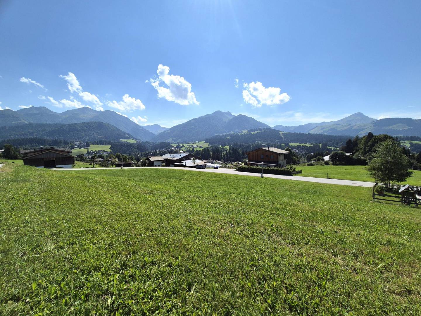 Sonniges Grundstück mit genehmigtem Bauplan