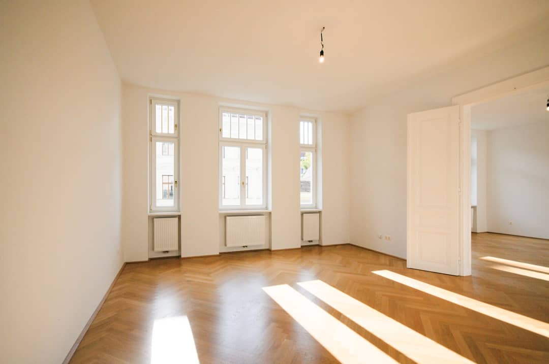 Wohnung Großzügiger Altbauflair Flügeltüren