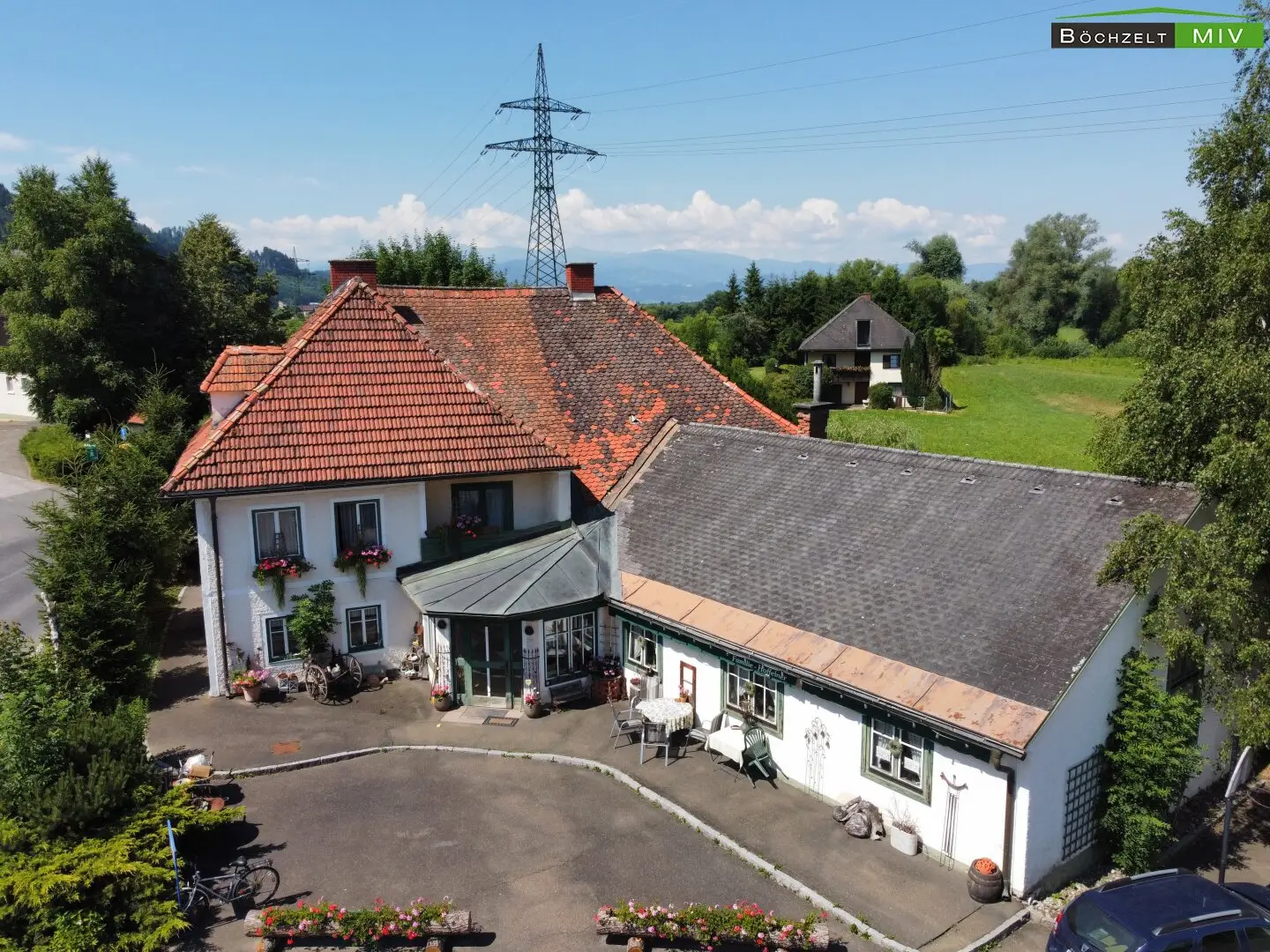 Inn with guest rooms and a bowling alley near the Red Bull Ring Apfelberg