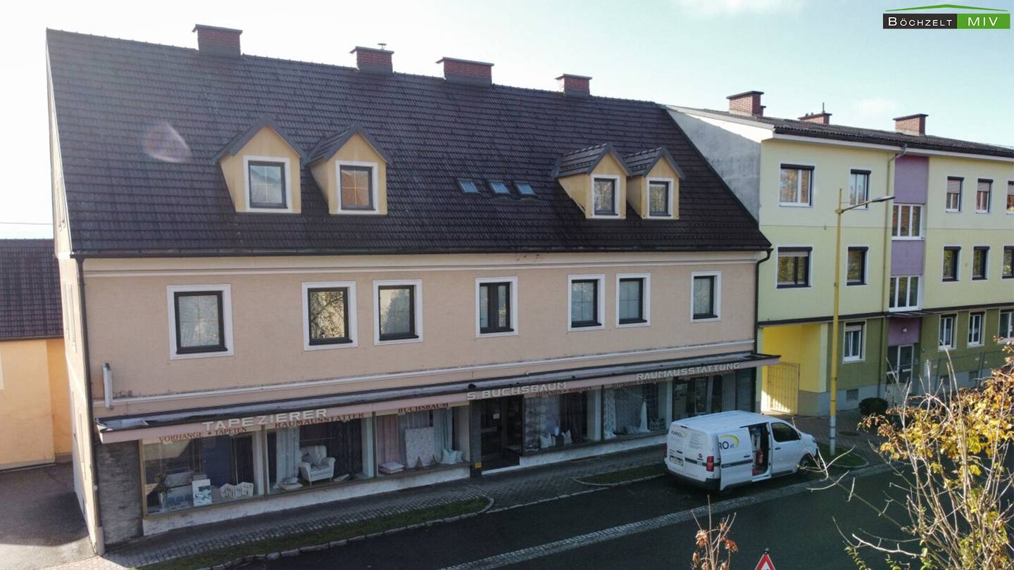 Wohn- und Geschäftshaus in Zeltweg mit Garagen & Nebengebäude