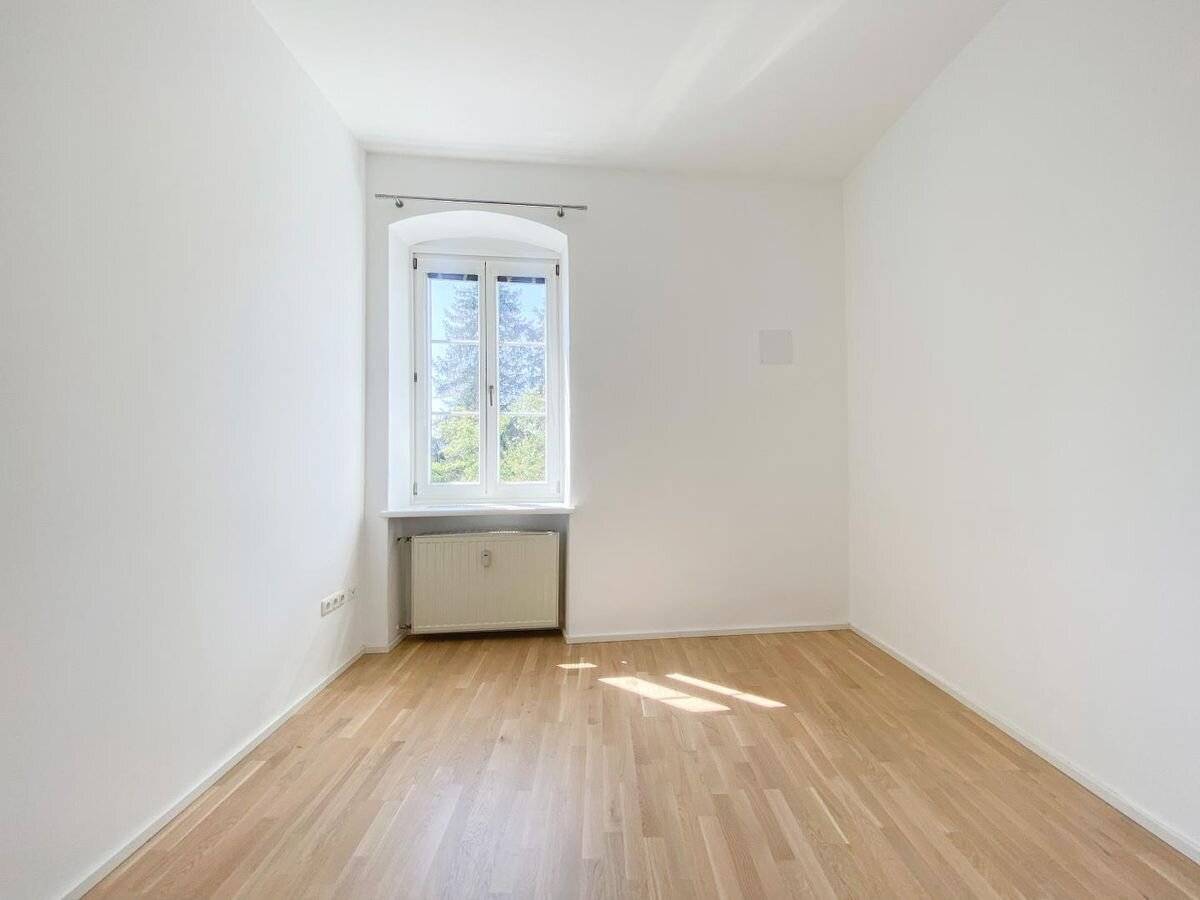 Wohnung nahe Universität und U Bahn mit Loggia