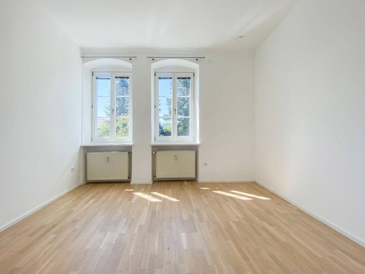 Wohnung nahe Universität und U Bahn mit Loggia