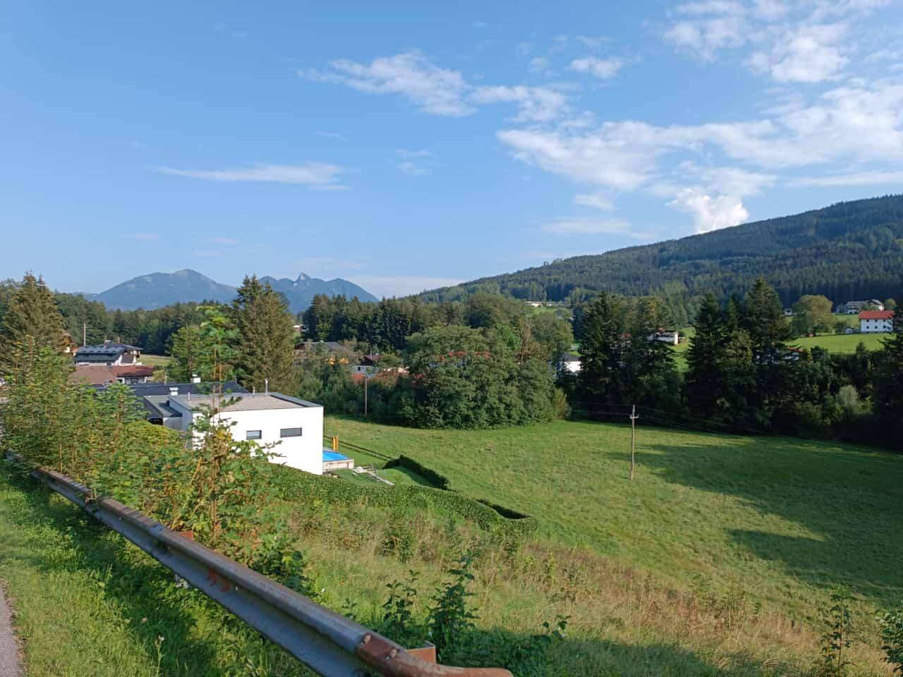 Sonniges Hanggrundstück in St. Konrad – Ruhige Lage mit Potenzial