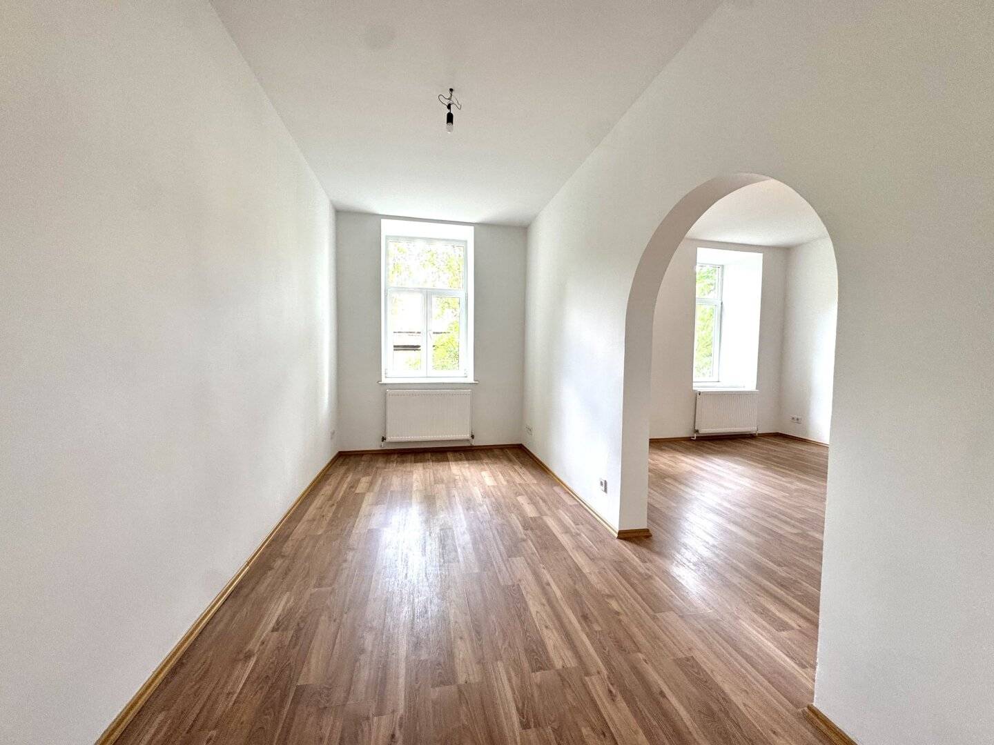 Sanierte Altbauwohnung mit Einbauküche in ruhiger Innenhoflage