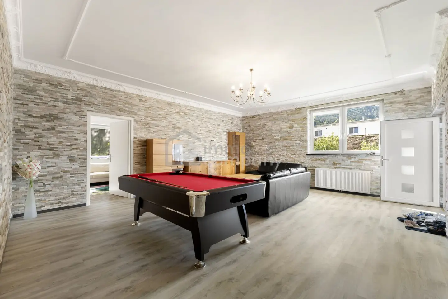 Spacious multi family house with additional commercial space and a large garden in Leoben-Göss
