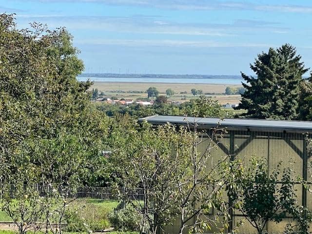 Seeblick-Bungalow in Winden am See mit 3 Schlafzimmern & Garage