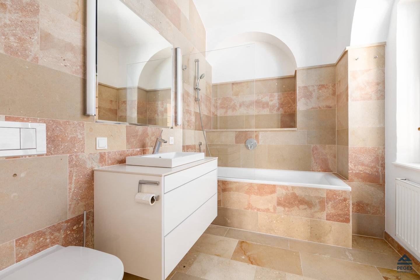 Central Old Town apartment with Salzach view