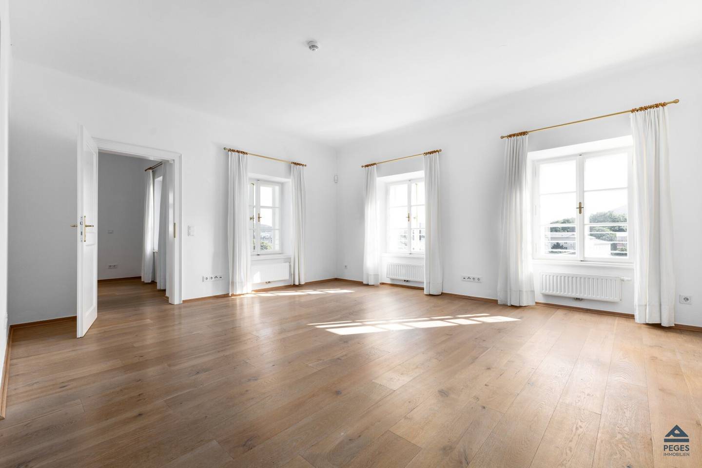 Central Old Town apartment with Salzach view