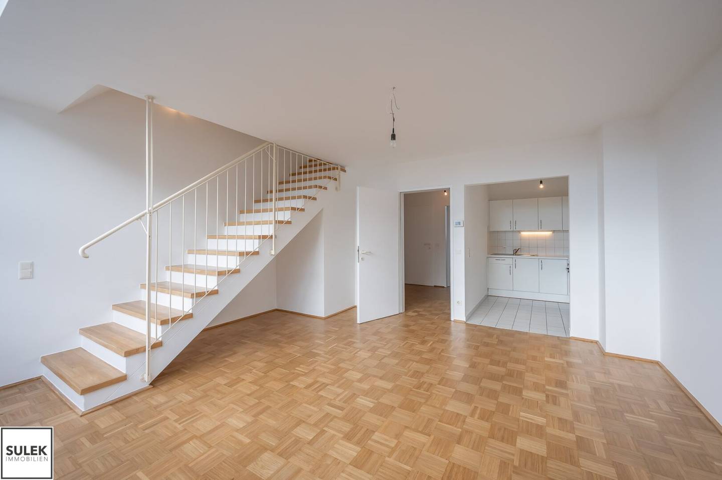 Top floor duplex new build near Sternwartepark