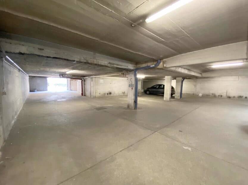 Vermietete Garageneinheit mit 16 Stellplätzen in Wien 1100