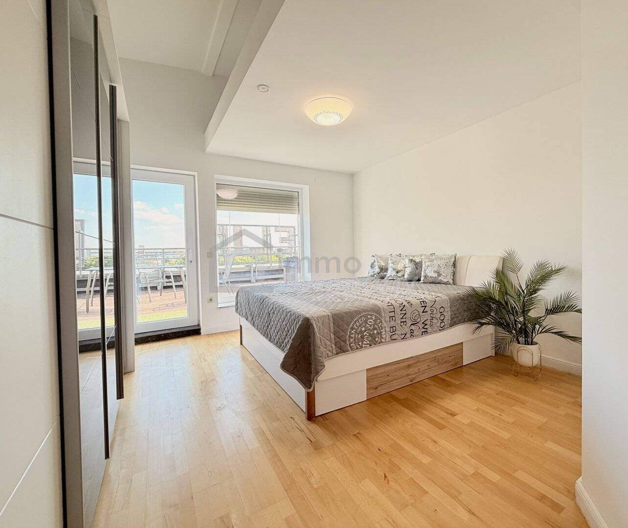 Penthouse with large terrace and exclusive lift
