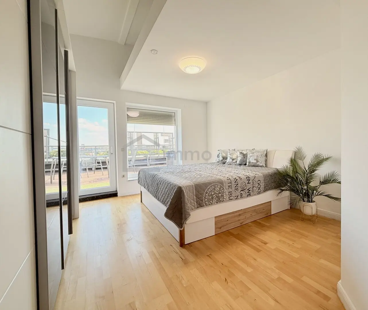 Penthouse with large terrace and exclusive lift
