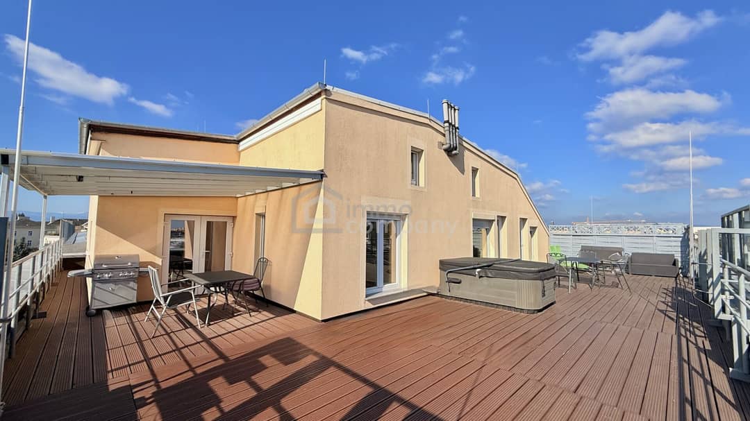 Penthouse with terrace and whirlpool