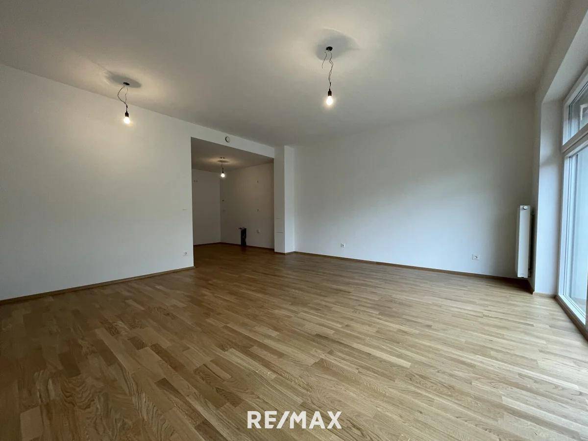 Apartment with garden and terrace in a quiet location two parking spaces