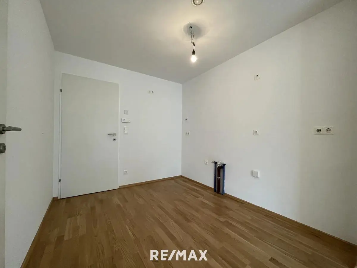 Apartment with garden and terrace in a quiet location two parking spaces