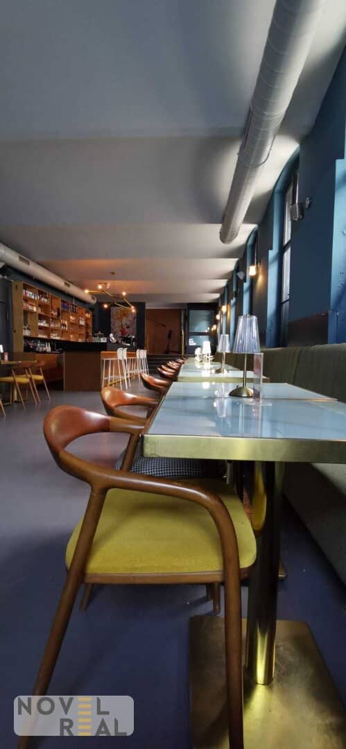 Top restaurant and bar in prime location, fully equipped and ready to start immediately