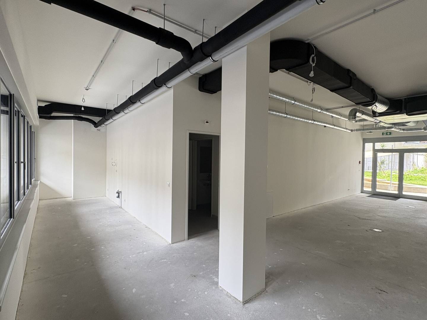 Ladenlokal 126 m² mit zwei Ausgängen im Village im Dritten, 1030 Wien