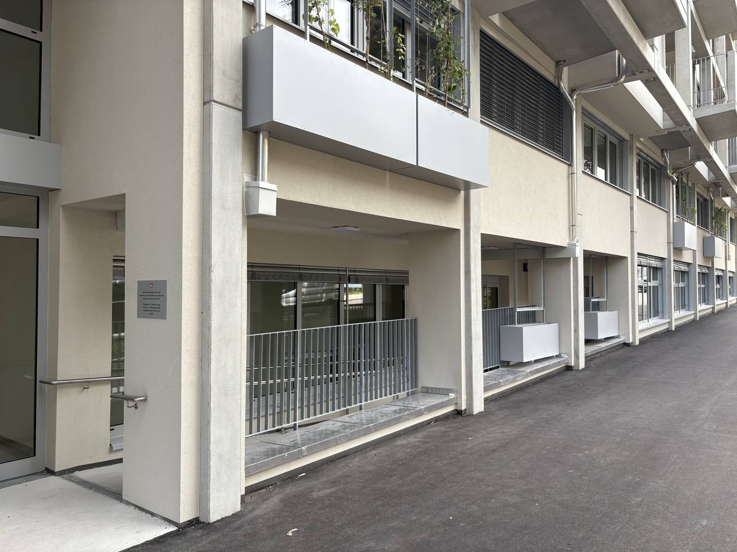 Ladenlokal 126 m² mit zwei Ausgängen im Village im Dritten, 1030 Wien