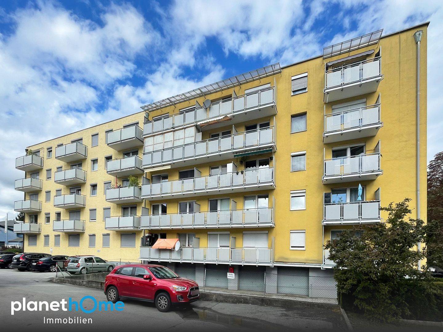 Apartment in central location with balcony and elevator