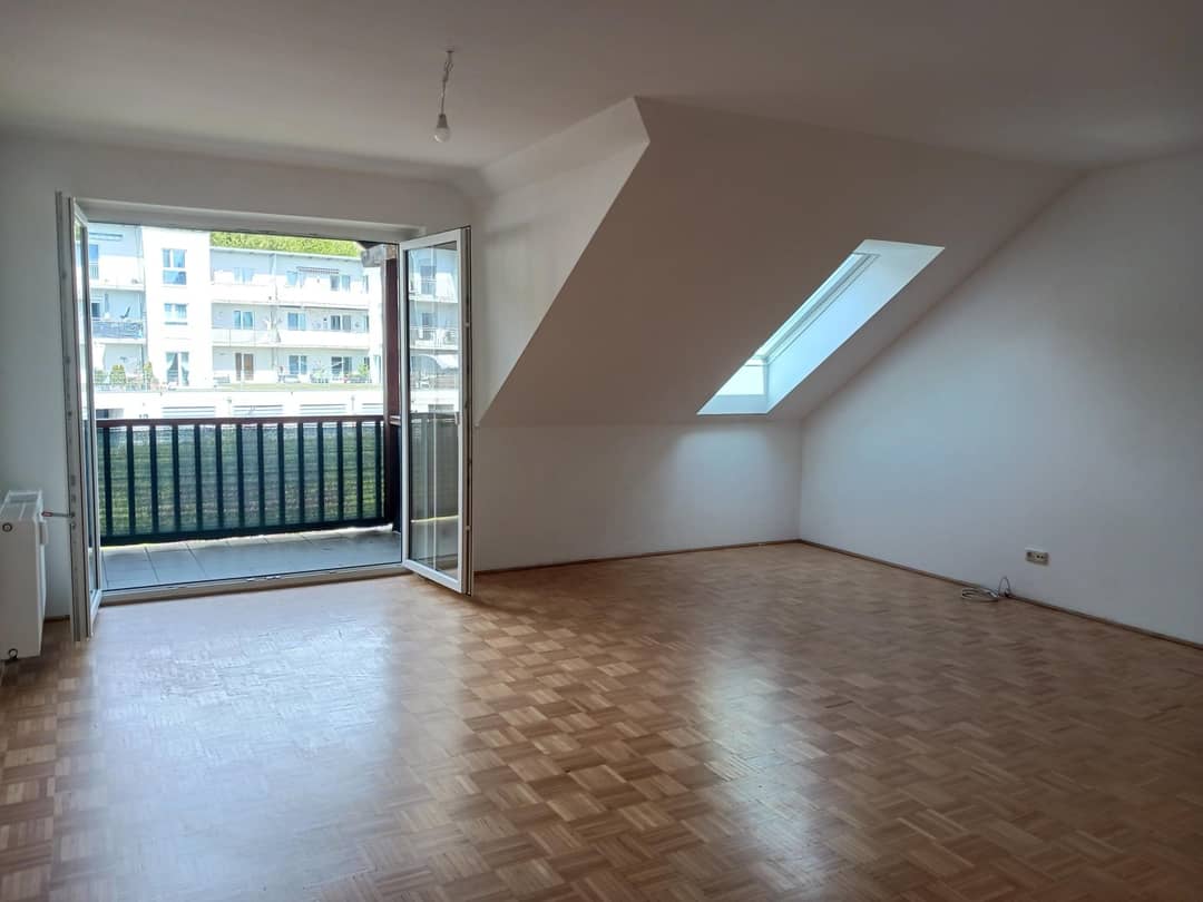 Sonnige Wohnung mit Balkon und Stellplatz