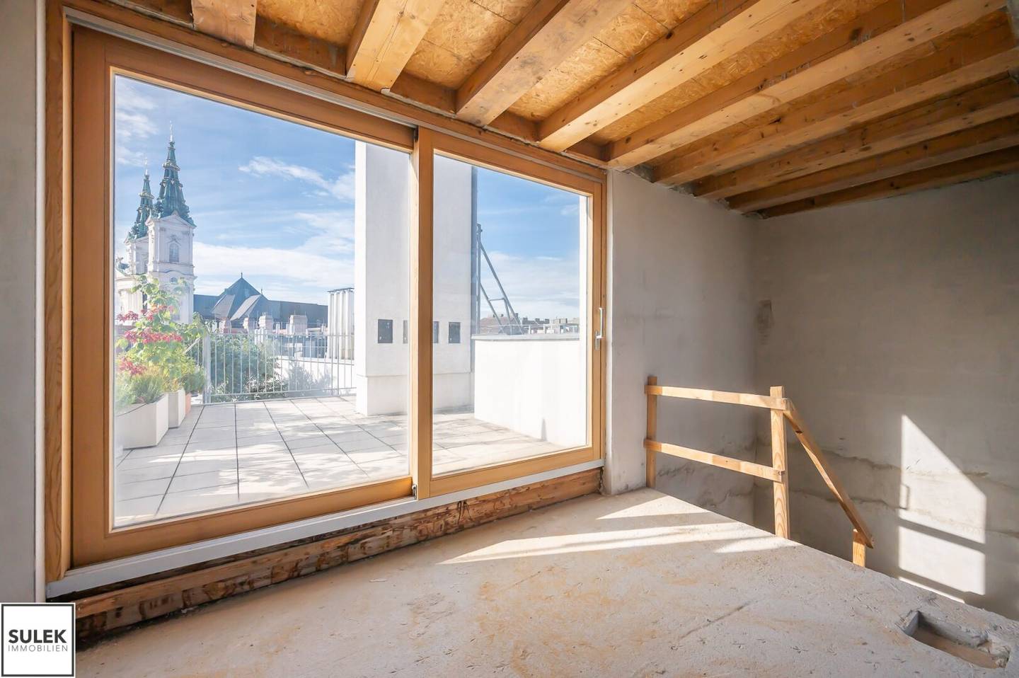 Realize a dream home: Attic duplex apartment with balcony &amp; terrace in Florianigasse