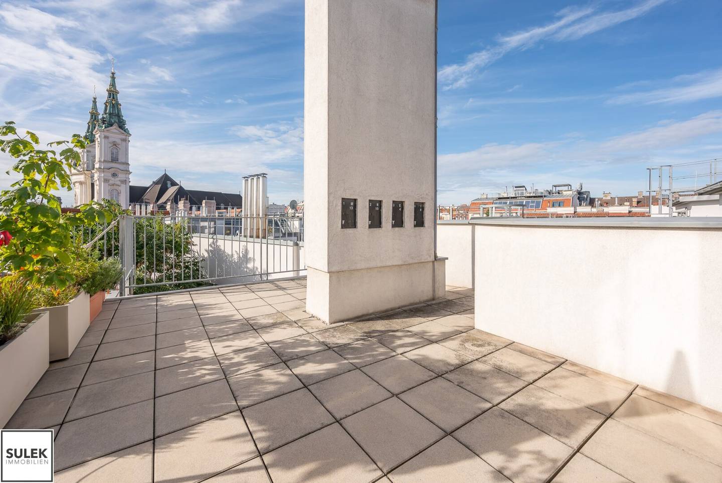 Realize a dream home: Attic duplex apartment with balcony &amp; terrace in Florianigasse
