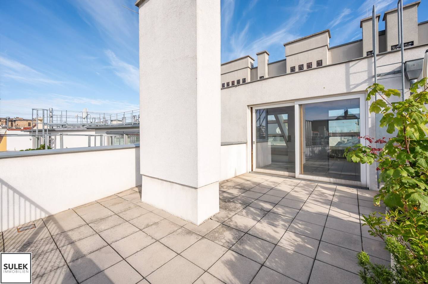 Realize a dream home: Attic duplex apartment with balcony &amp; terrace in Florianigasse
