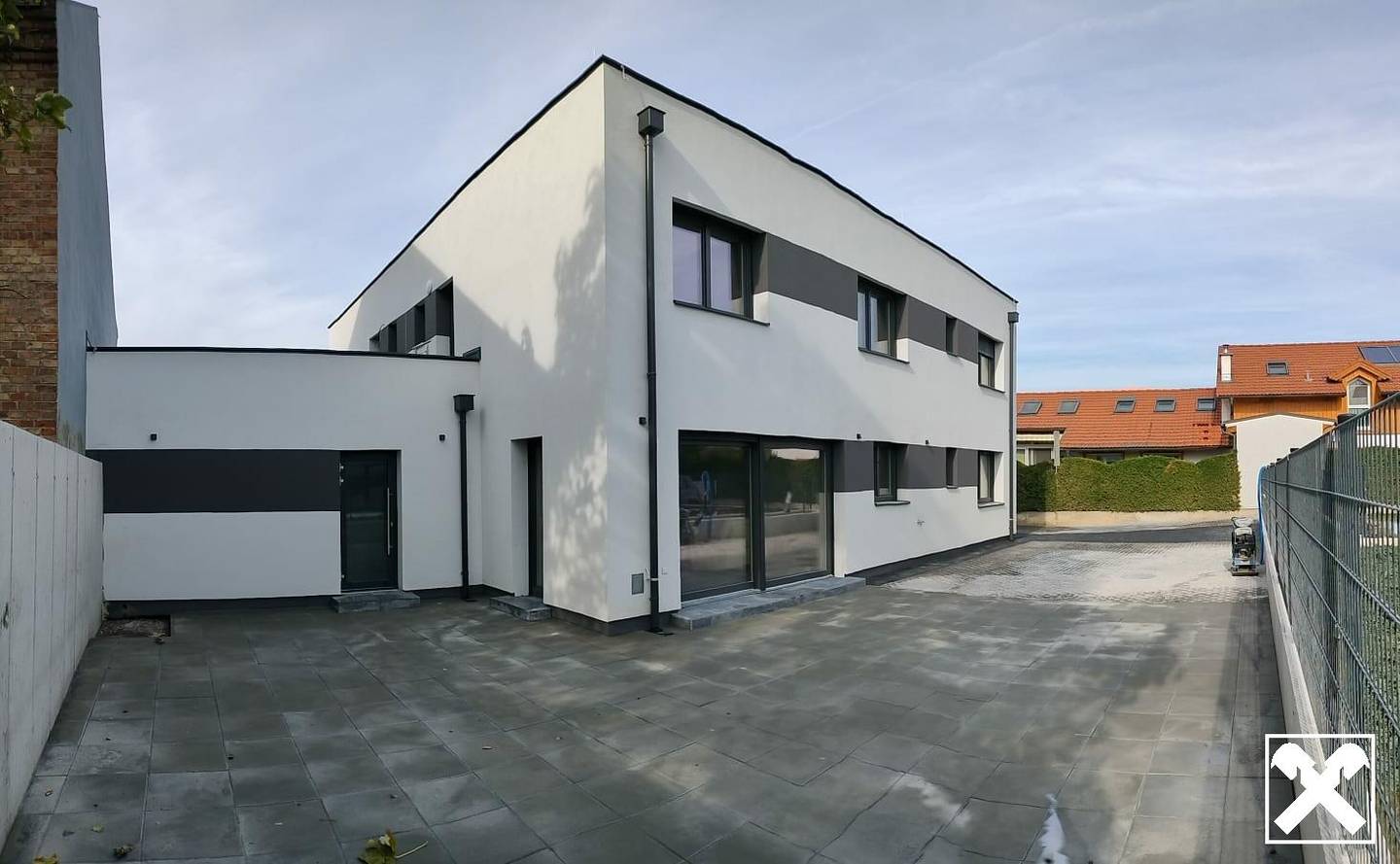 Moderne Doppelhaushälfte in Zwölfaxing mit Terrasse & Garten